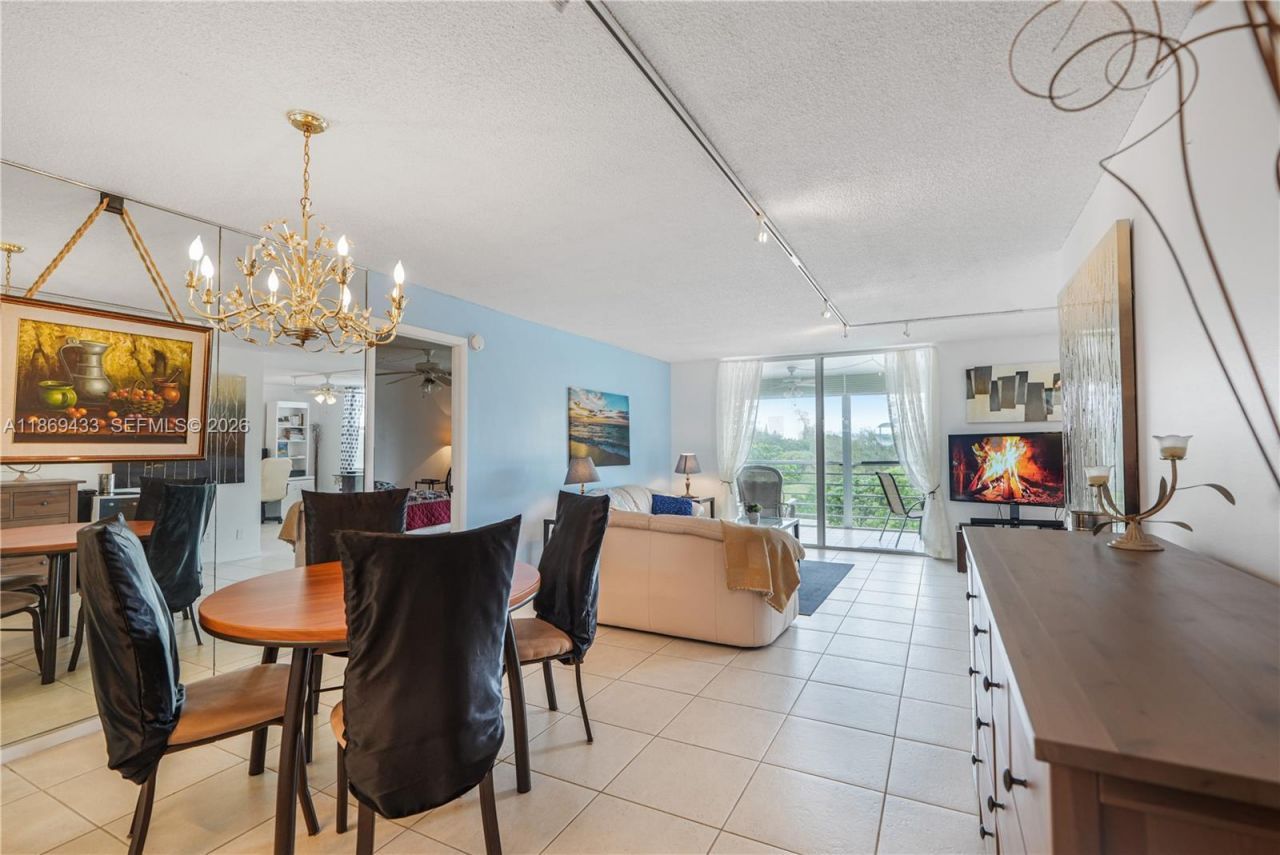 6100 NW 2nd Ave, Unit 423, Boca Raton, FL 33487 Photo