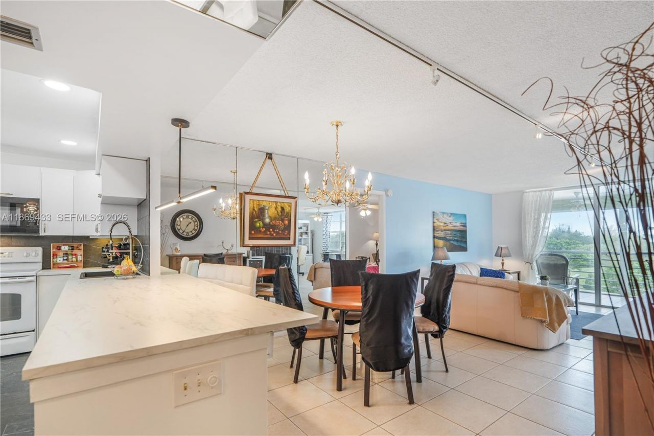 6100 NW 2nd Ave, Unit 423, Boca Raton, FL 33487 Photo