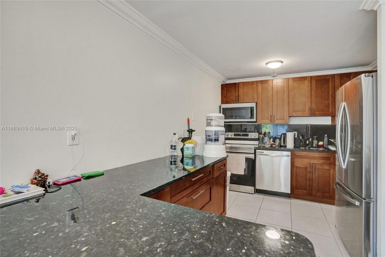 1801 S Treasure Dr, Unit 329, North Bay Village, FL 33141 Photo