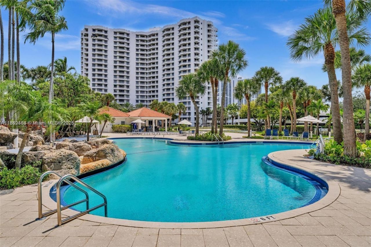 3300 NE 191st St, Unit LP04, Aventura, FL 33180 Photo