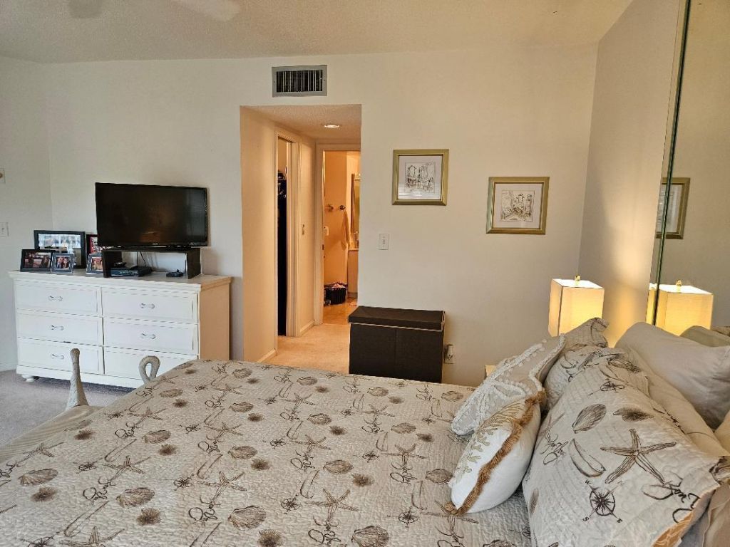 6070 SE Martinique Drive, Unit 103, Stuart, FL 34997 Photo