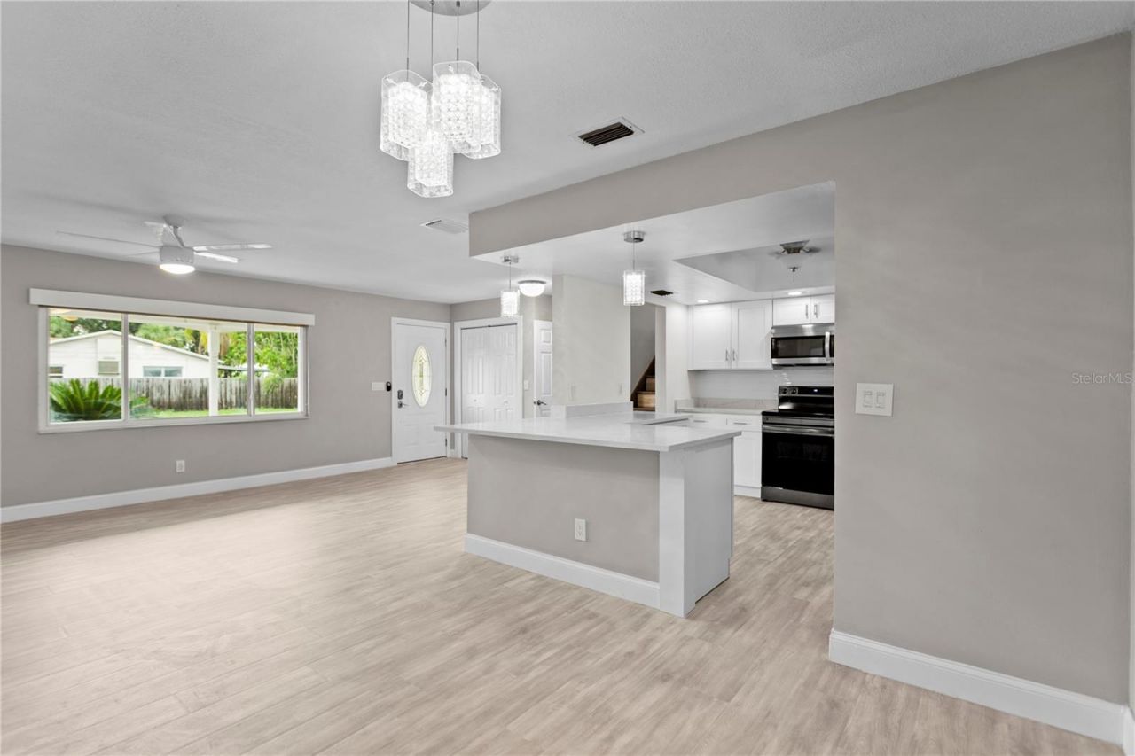 8412 Flagstone Drive, Tampa, FL 33615 Photo