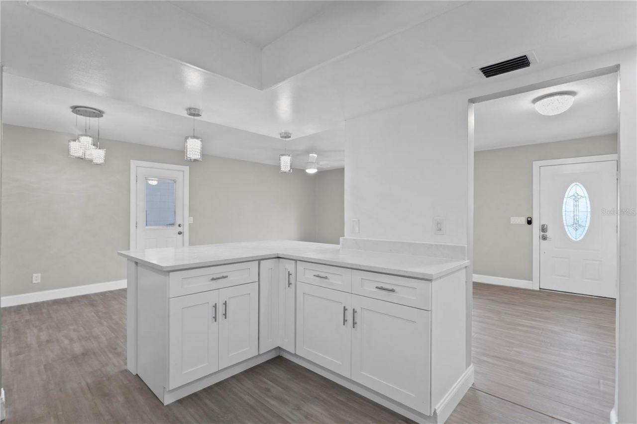 8412 Flagstone Drive, Tampa, FL 33615 Photo