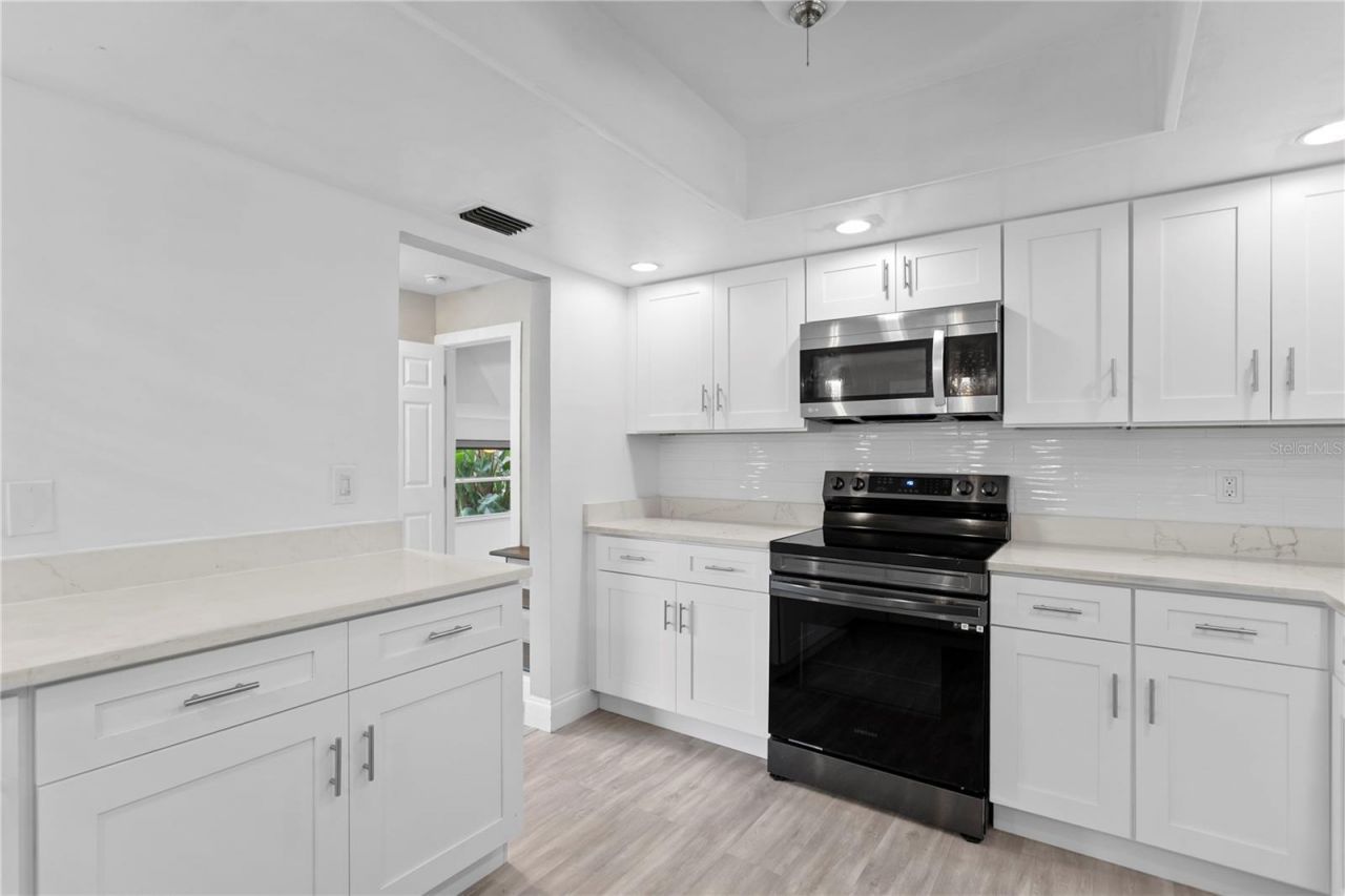 8412 Flagstone Drive, Tampa, FL 33615 Photo