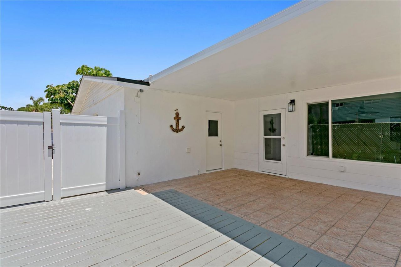 8412 Flagstone Drive, Tampa, FL 33615 Photo