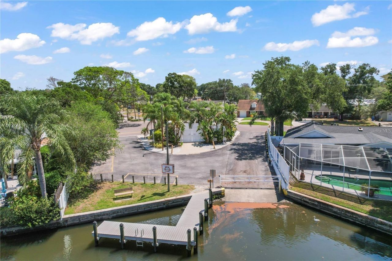 8412 Flagstone Drive, Tampa, FL 33615 Photo