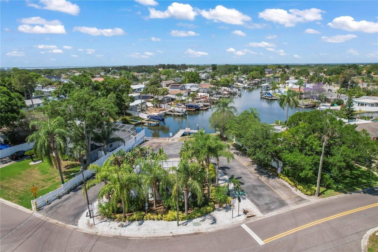 8412 Flagstone Drive, Tampa, FL 33615 Photo