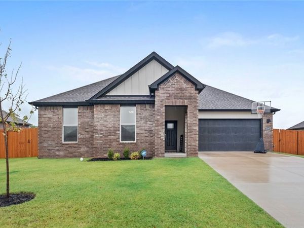 2105 Oliver Street, Pea Ridge, AR 72751