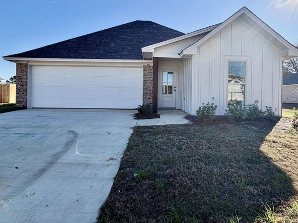 561 Patrick Farms Drive, Pearl, MS 39208