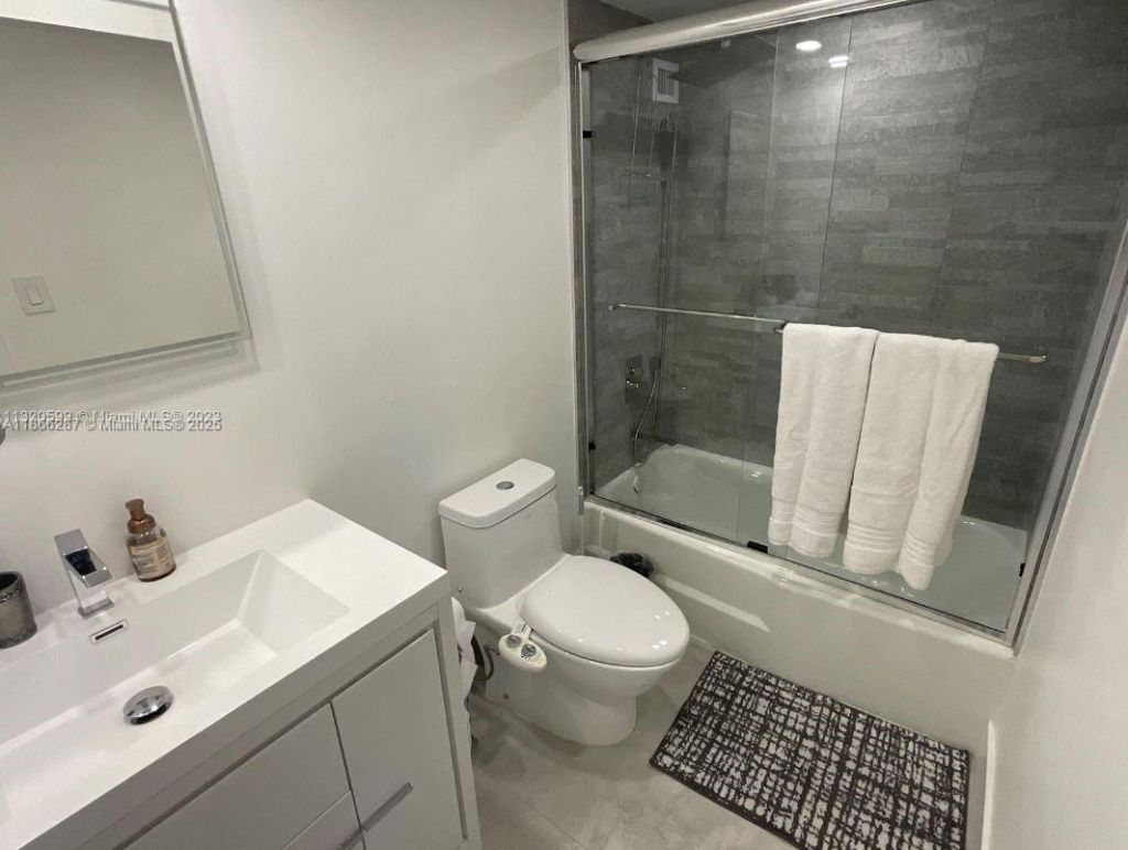 5161 Collins Ave, Unit 811, Miami Beach, FL 33140 Photo