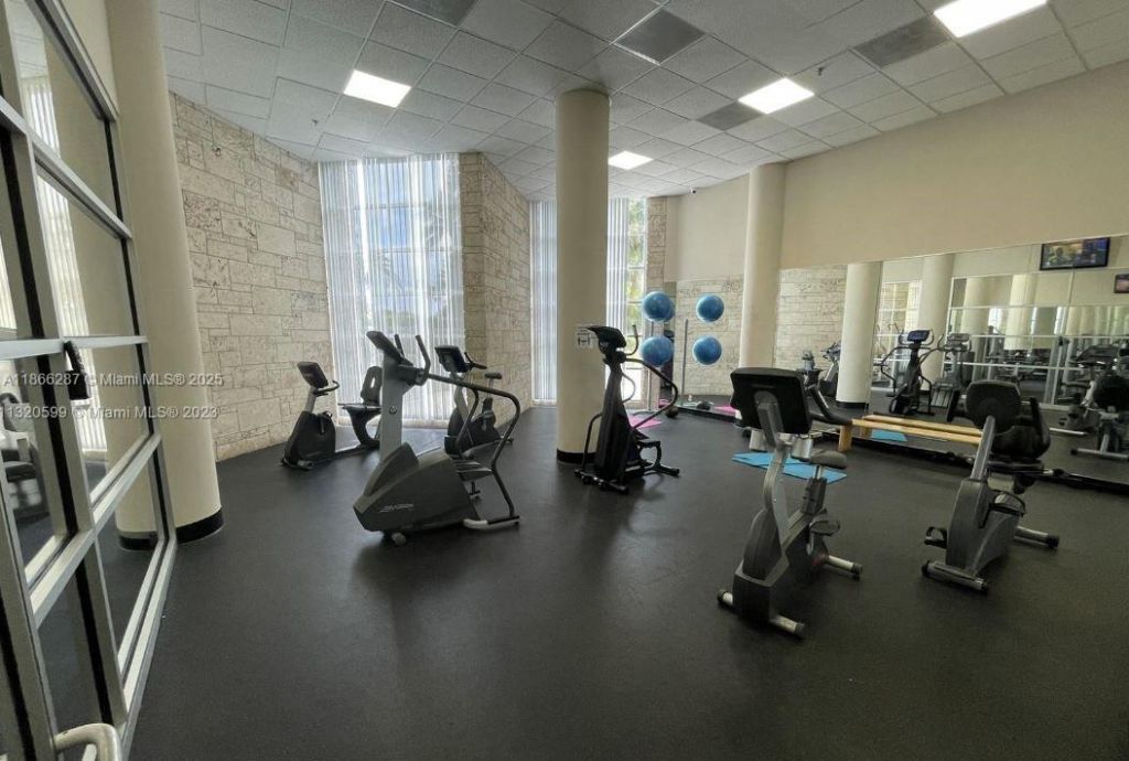 5161 Collins Ave, Unit 811, Miami Beach, FL 33140 Photo
