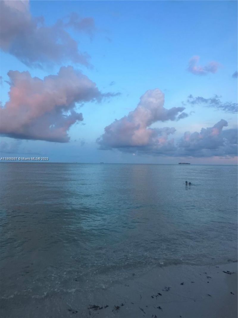 5161 Collins Ave, Unit 811, Miami Beach, FL 33140 Photo
