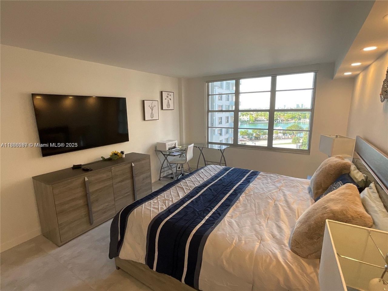 5161 Collins Ave, Unit 811, Miami Beach, FL 33140 Photo
