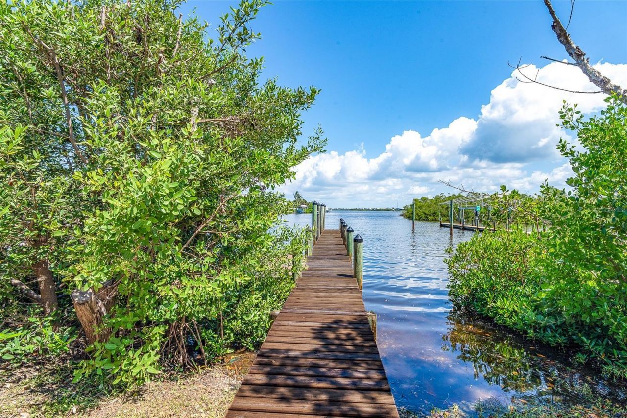 20 N Gulf Boulevard, Placida, FL 33946 Photo