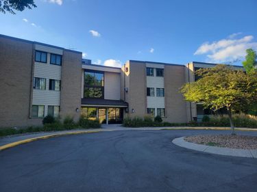 11160 Anderson Lakes Parkway, Unit 319, Eden Prairie, MN 55344