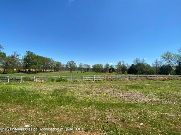 568 S Laughter Road, Hernando, MS 38632