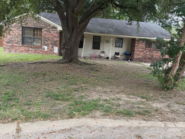 1236 E Wanda Drive, Greenville, MS 38703