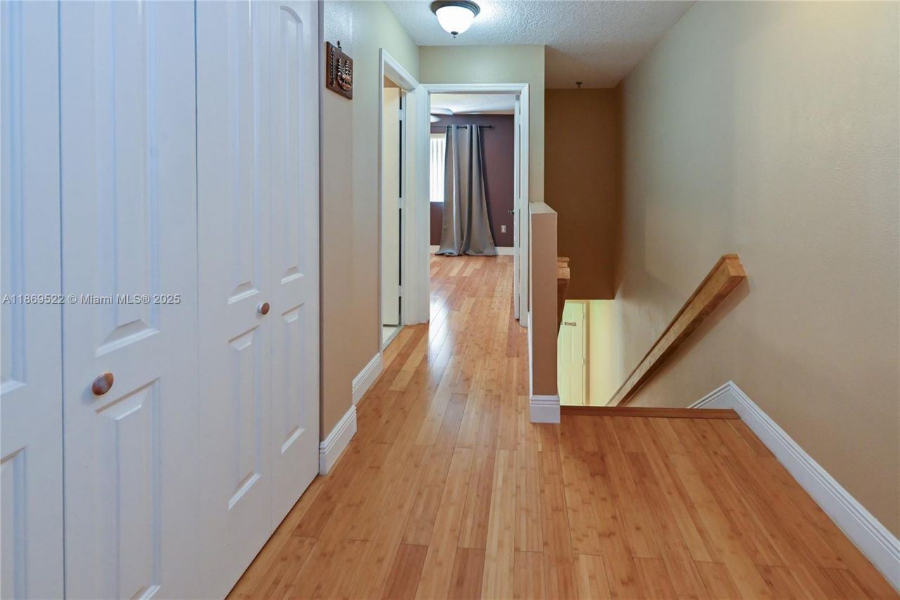 8390 NW 103rd St, Unit 205H, Hialeah Gardens, FL 33016 Photo