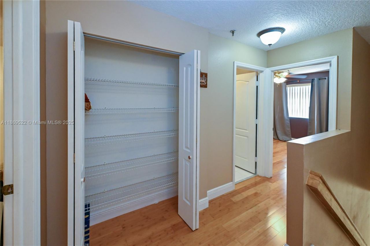 8390 NW 103rd St, Unit 205H, Hialeah Gardens, FL 33016 Photo