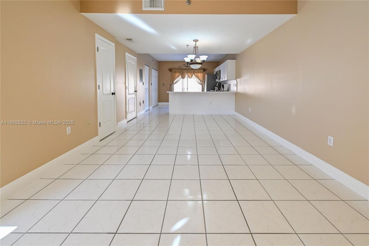 8390 NW 103rd St, Unit 205H, Hialeah Gardens, FL 33016 Photo