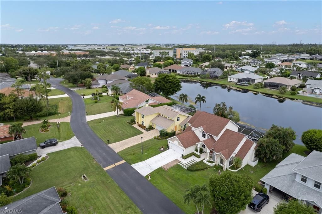 6748 Willow Lake Cir, Fort Myers, FL 33966 Photo