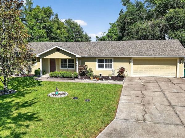 130 N JOHNS STREET, MOUNT DORA, FL 32757