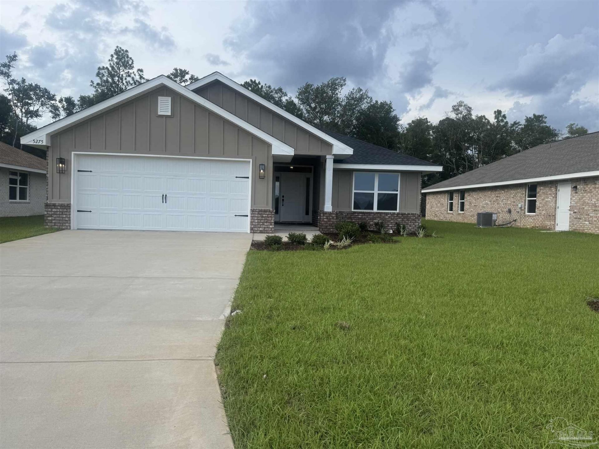 5327 Hidden Pines Cir, Milton, FL 32583 Main Photo