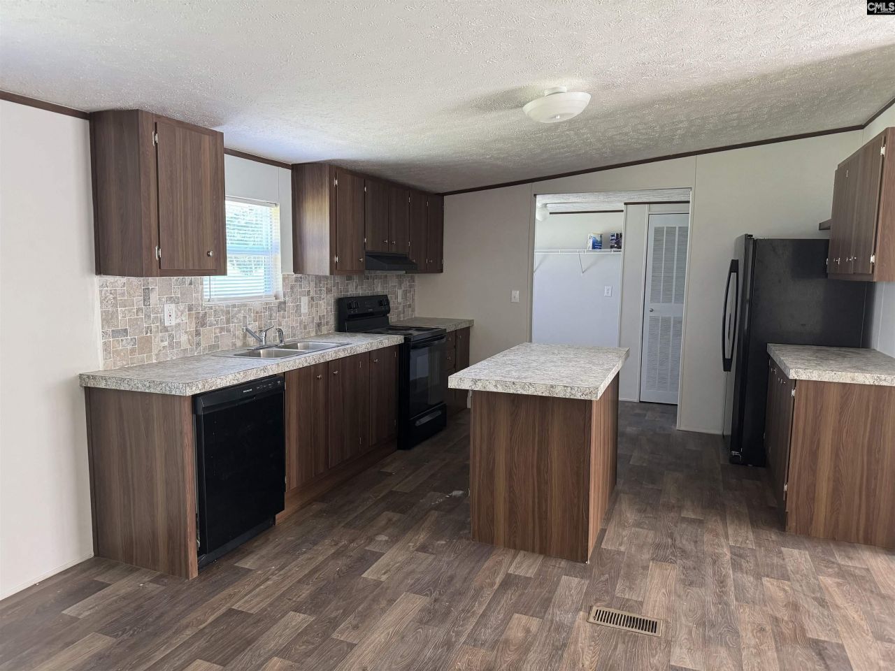 7527 Old Number Six Highway Photo 13