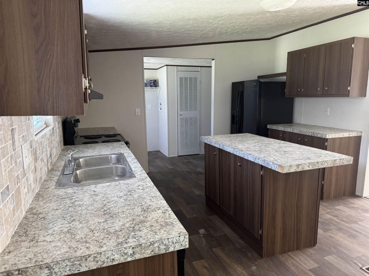 7527 Old Number Six Highway Photo 17