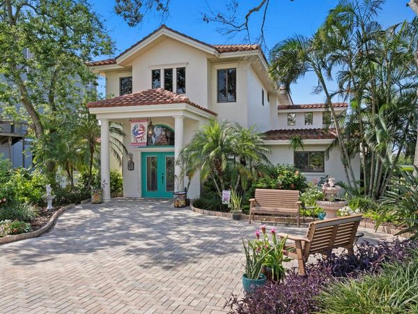 1632 SEA BREEZE DRIVE, TARPON SPRINGS, FL 34689