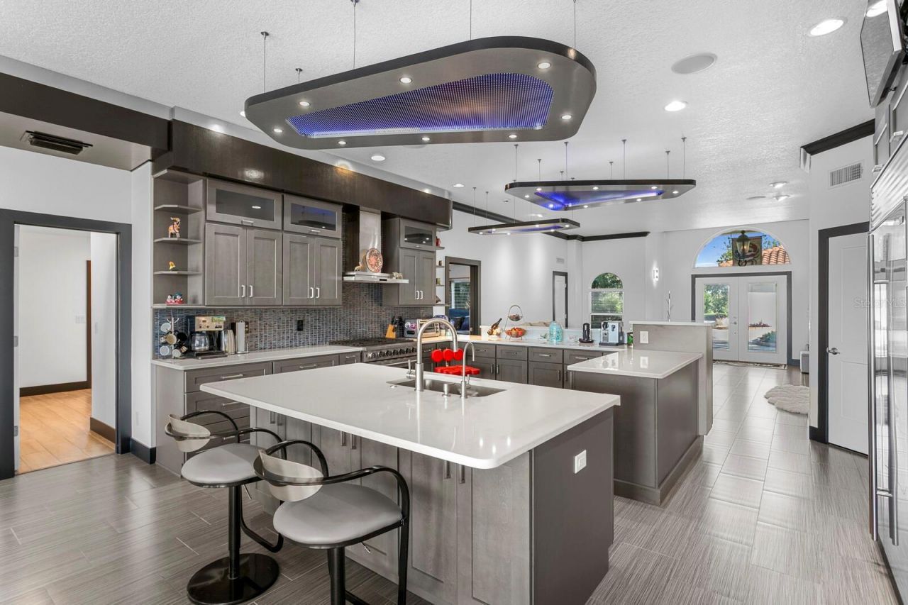 1632 Sea Breeze Drive, Tarpon Springs, FL 34689 Photo