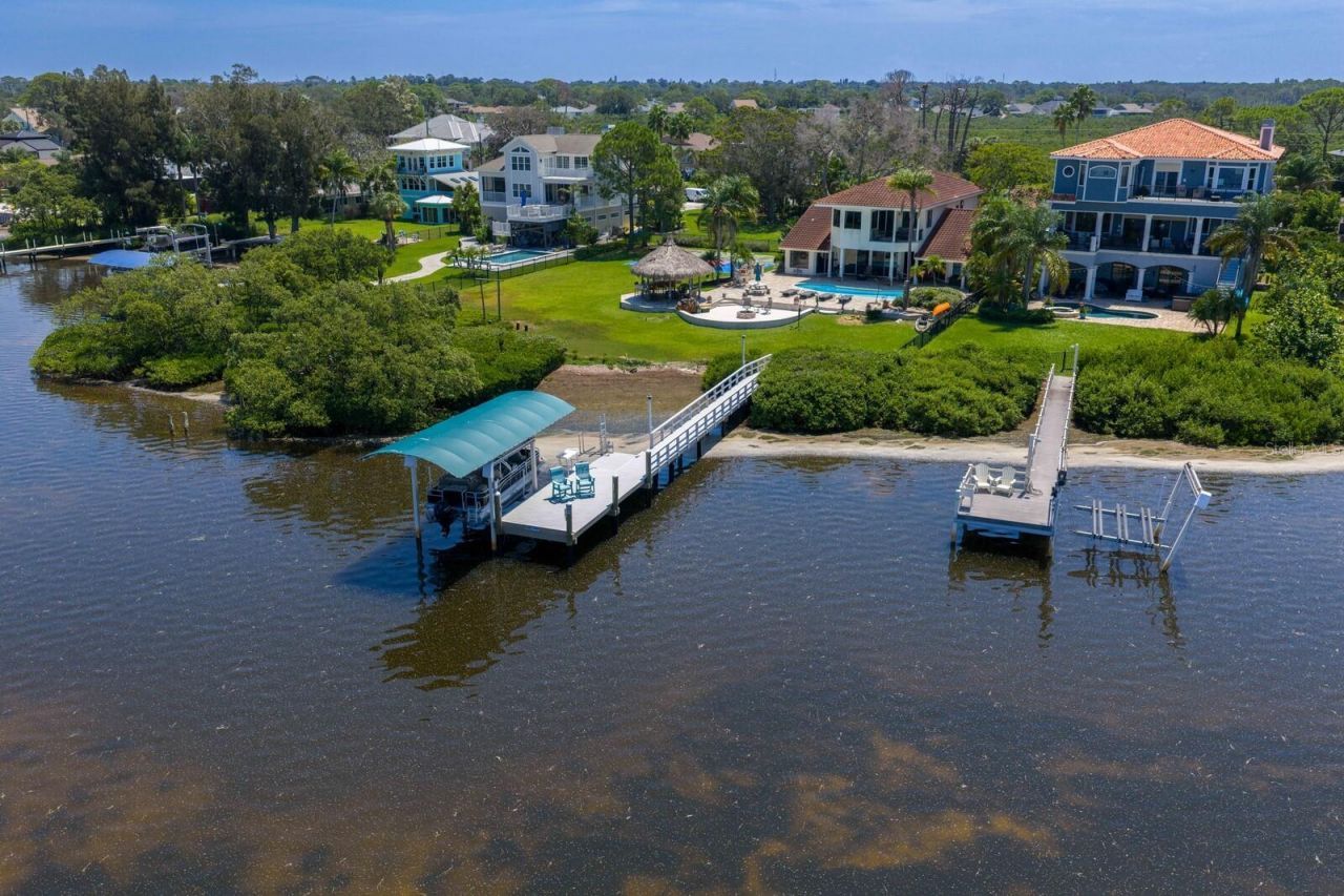 1632 Sea Breeze Drive, Tarpon Springs, FL 34689 Photo