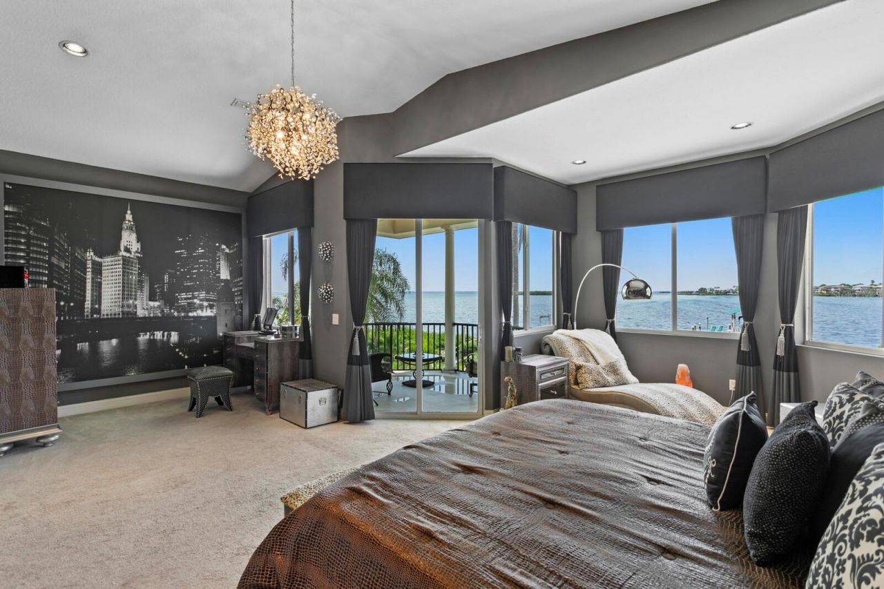 1632 Sea Breeze Drive, Tarpon Springs, FL 34689 Photo