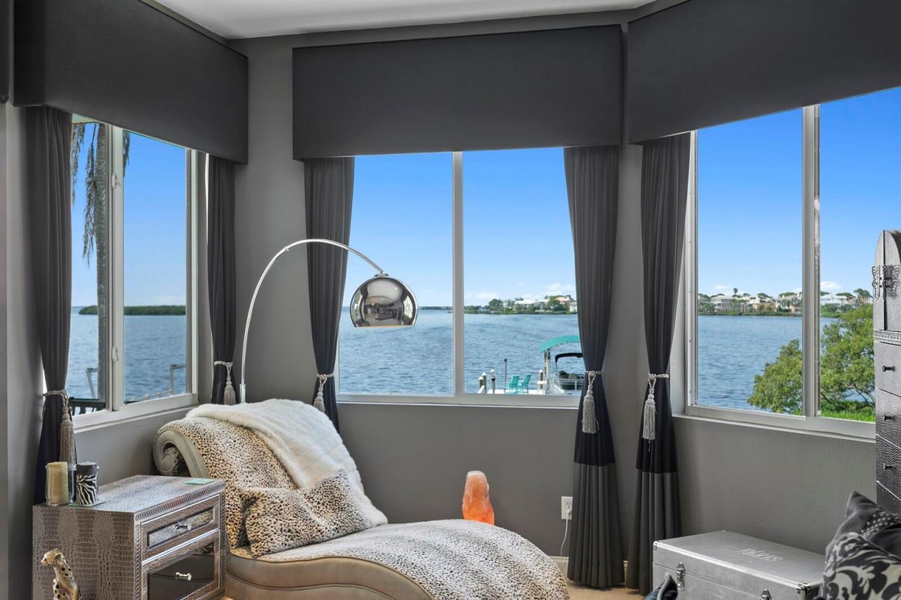 1632 Sea Breeze Drive, Tarpon Springs, FL 34689 Photo