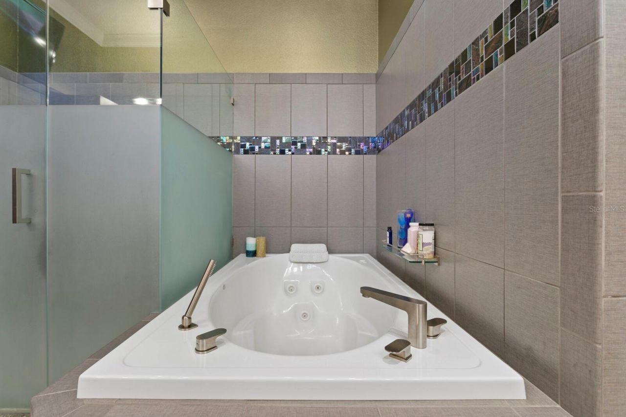 1632 Sea Breeze Drive, Tarpon Springs, FL 34689 Photo