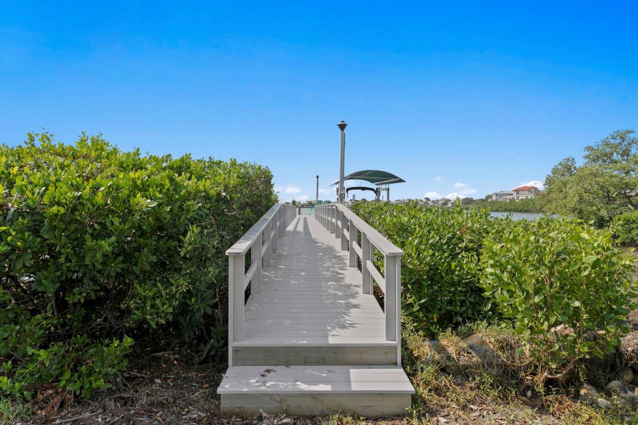 1632 Sea Breeze Drive, Tarpon Springs, FL 34689 Photo