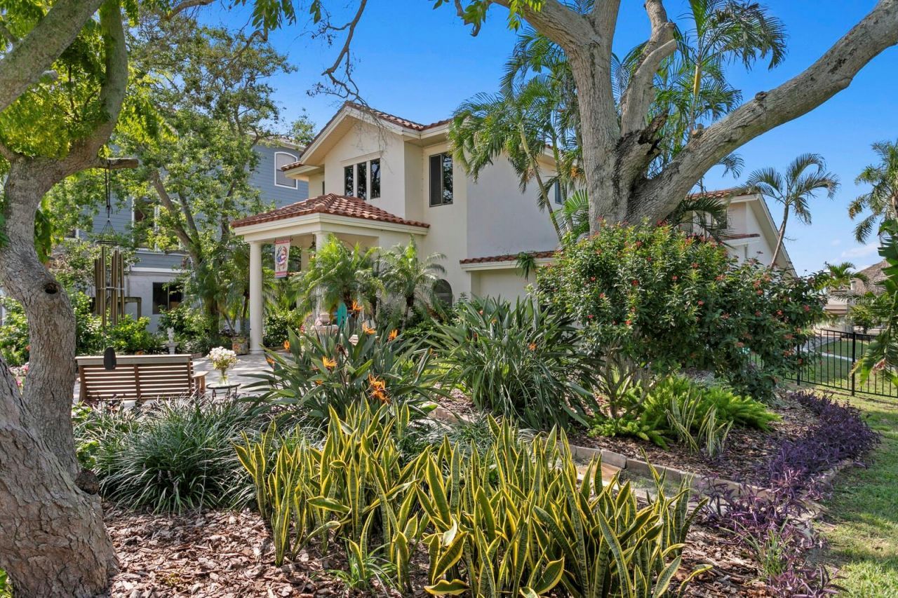 1632 Sea Breeze Drive, Tarpon Springs, FL 34689 Photo