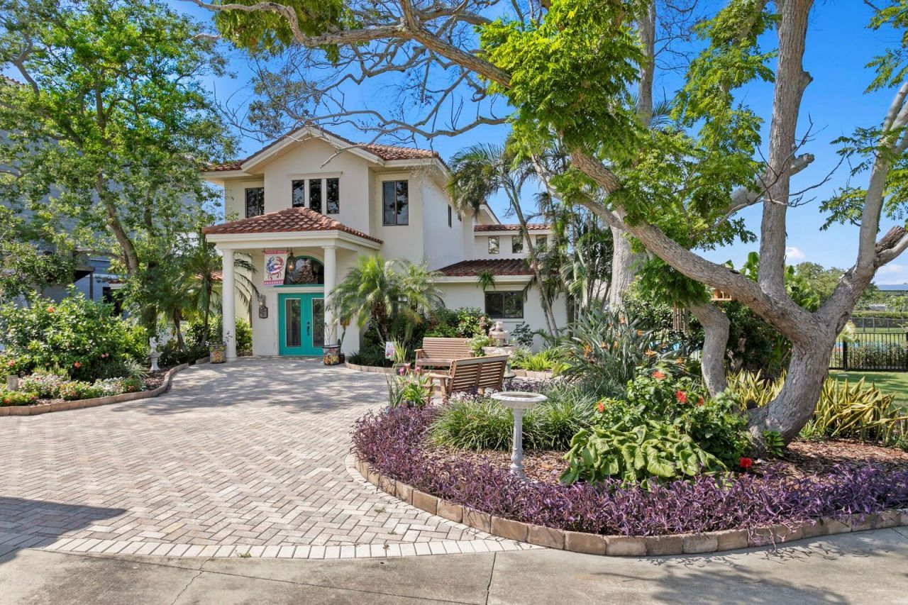 1632 Sea Breeze Drive, Tarpon Springs, FL 34689 Photo