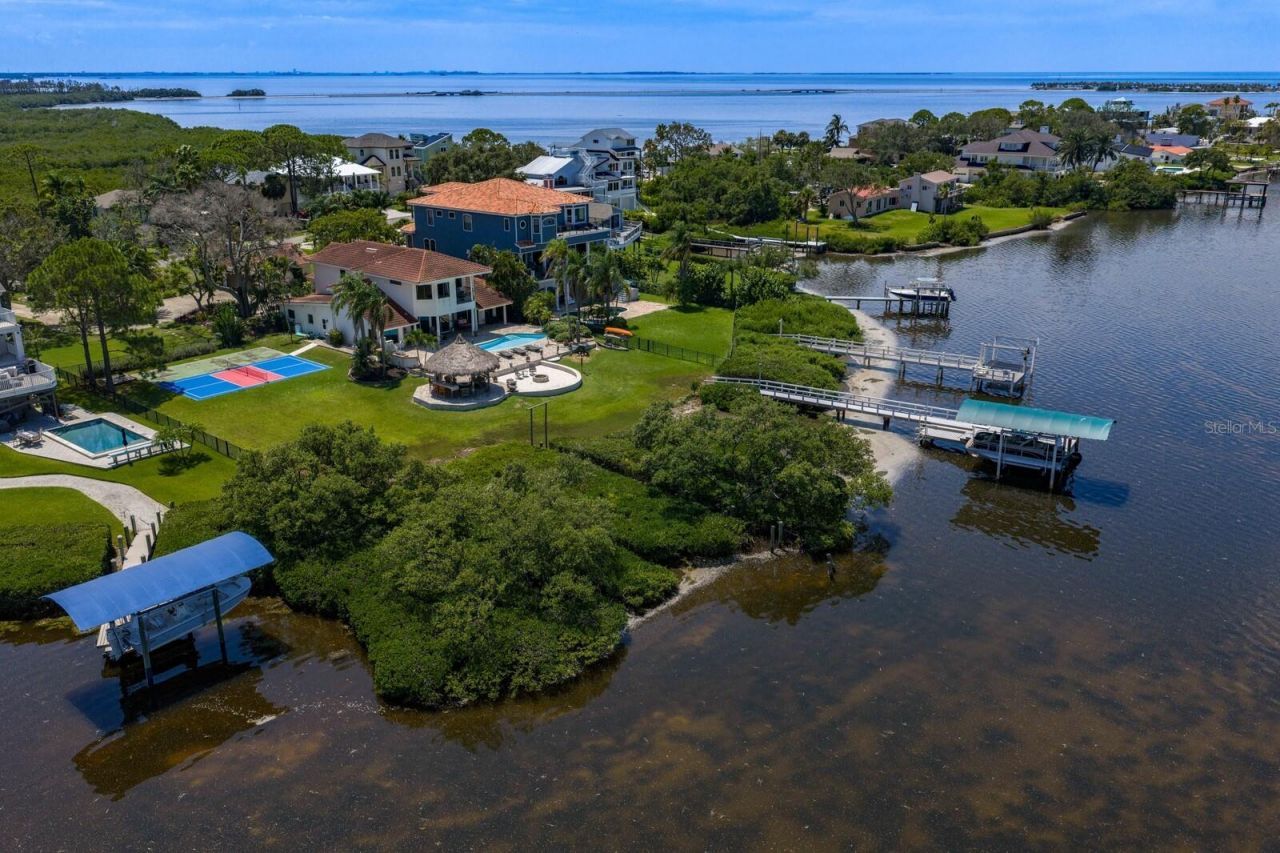 1632 Sea Breeze Drive, Tarpon Springs, FL 34689 Photo