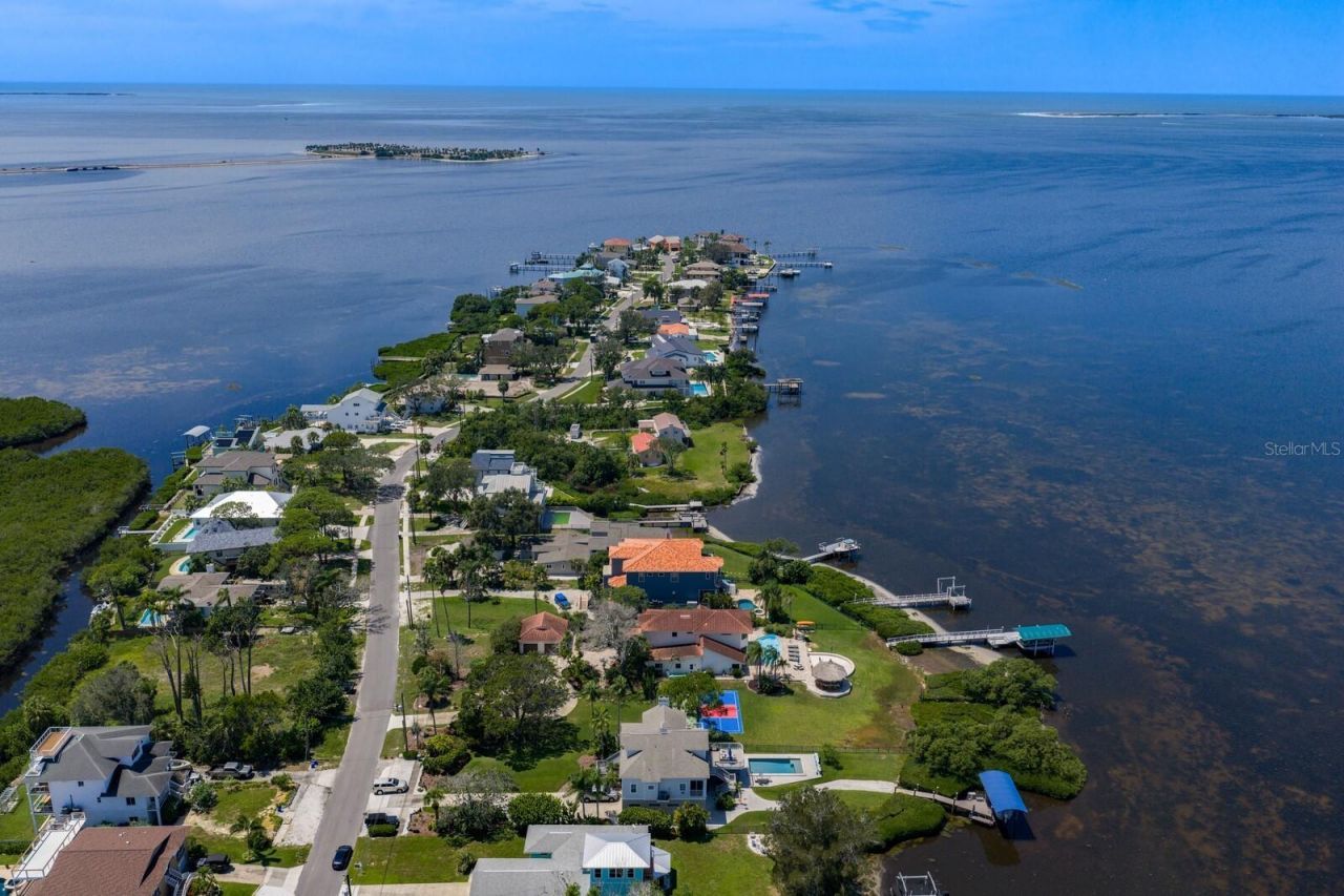 1632 Sea Breeze Drive, Tarpon Springs, FL 34689 Photo