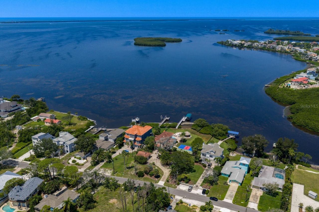 1632 Sea Breeze Drive, Tarpon Springs, FL 34689 Photo