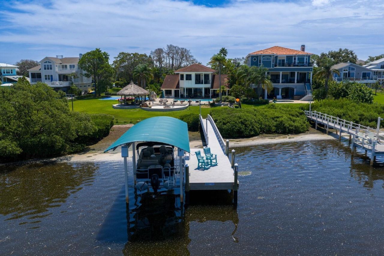 1632 Sea Breeze Drive, Tarpon Springs, FL 34689 Photo