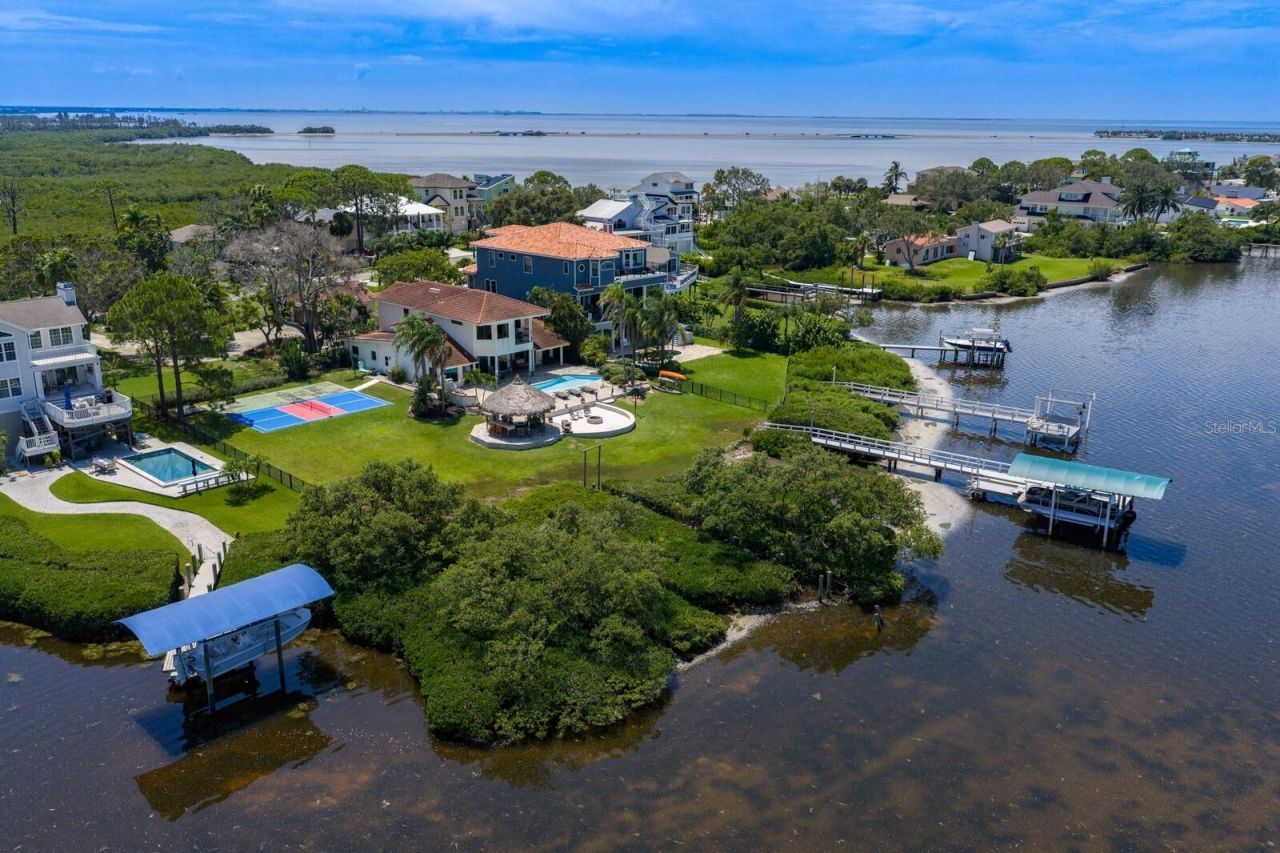 1632 Sea Breeze Drive, Tarpon Springs, FL 34689 Photo