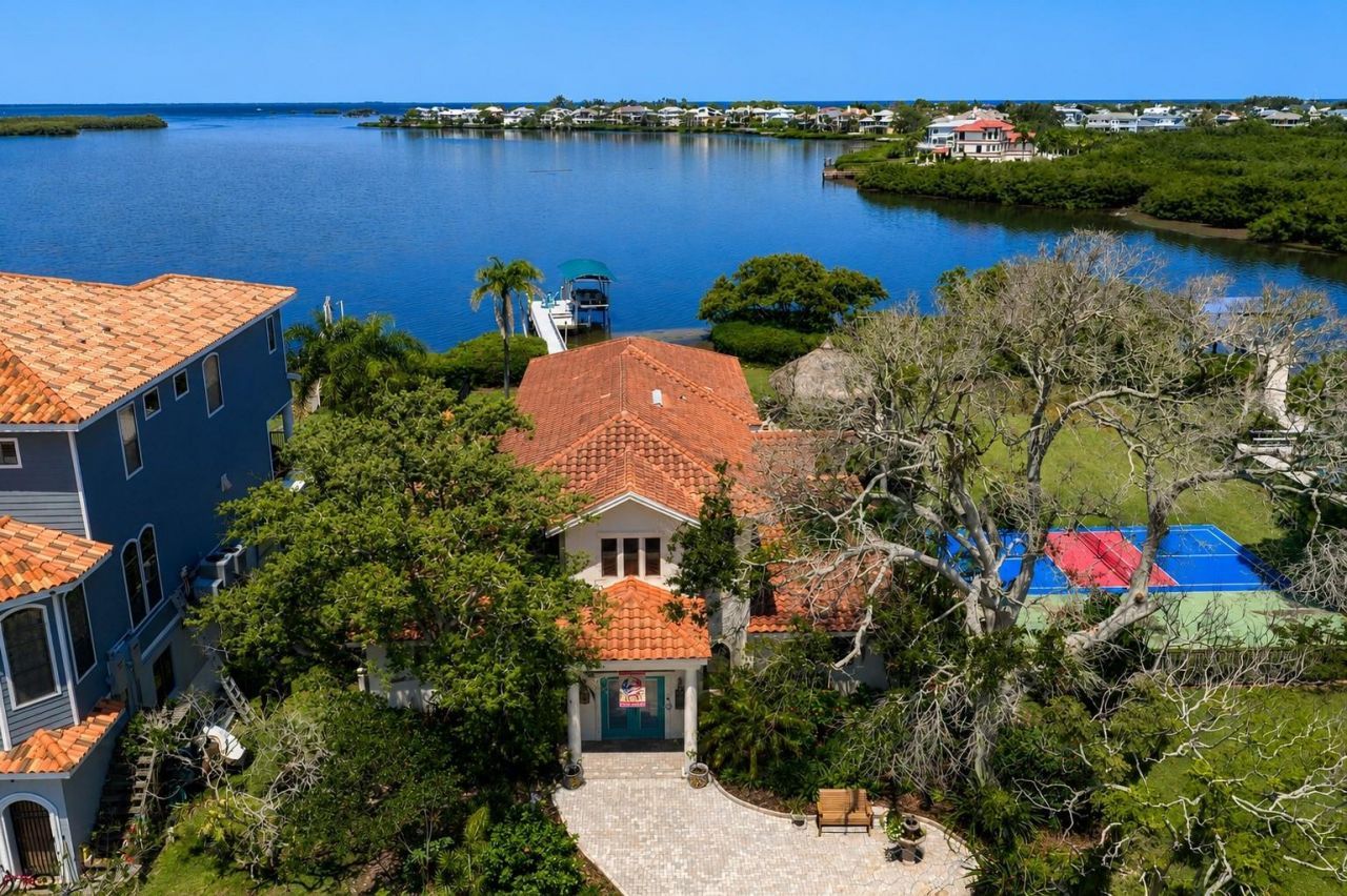 1632 Sea Breeze Drive, Tarpon Springs, FL 34689 Photo