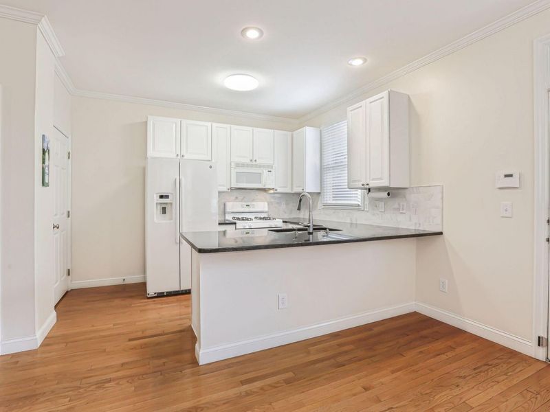 319 W 2nd Avenue, Columbus, OH 43201 Photo 10