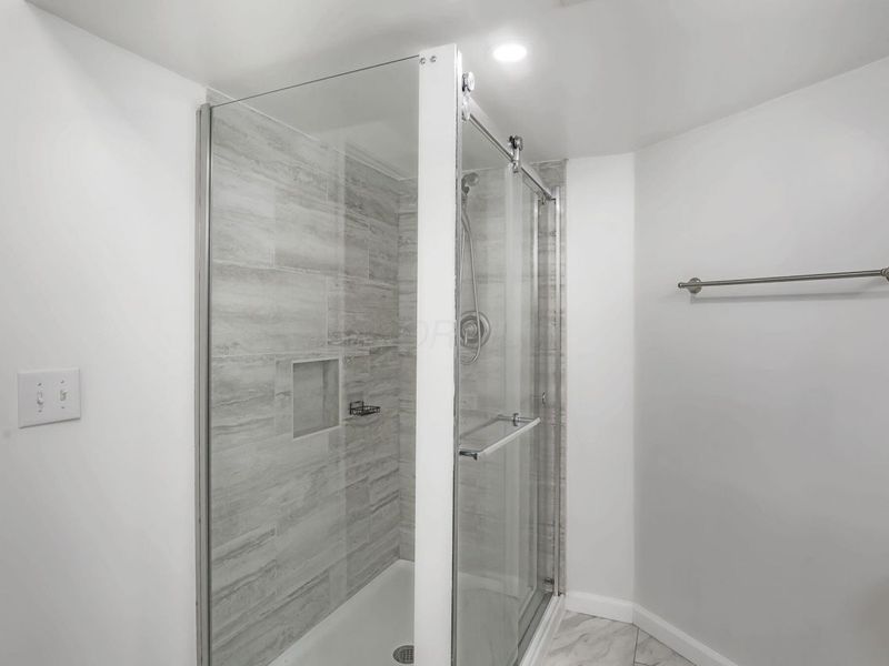 319 W 2nd Avenue, Columbus, OH 43201 Photo 33