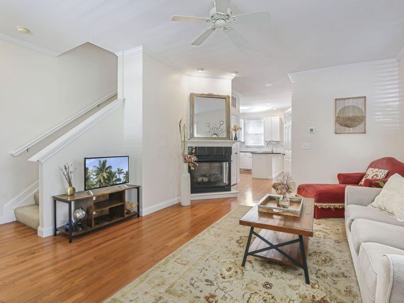 319 W 2nd Avenue, Columbus, OH 43201 Photo 4