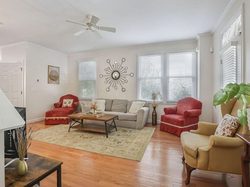 319 W 2nd Avenue, Columbus, OH 43201 Photo 5