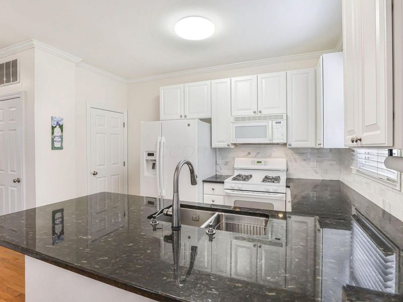 319 W 2nd Avenue, Columbus, OH 43201 Photo 9