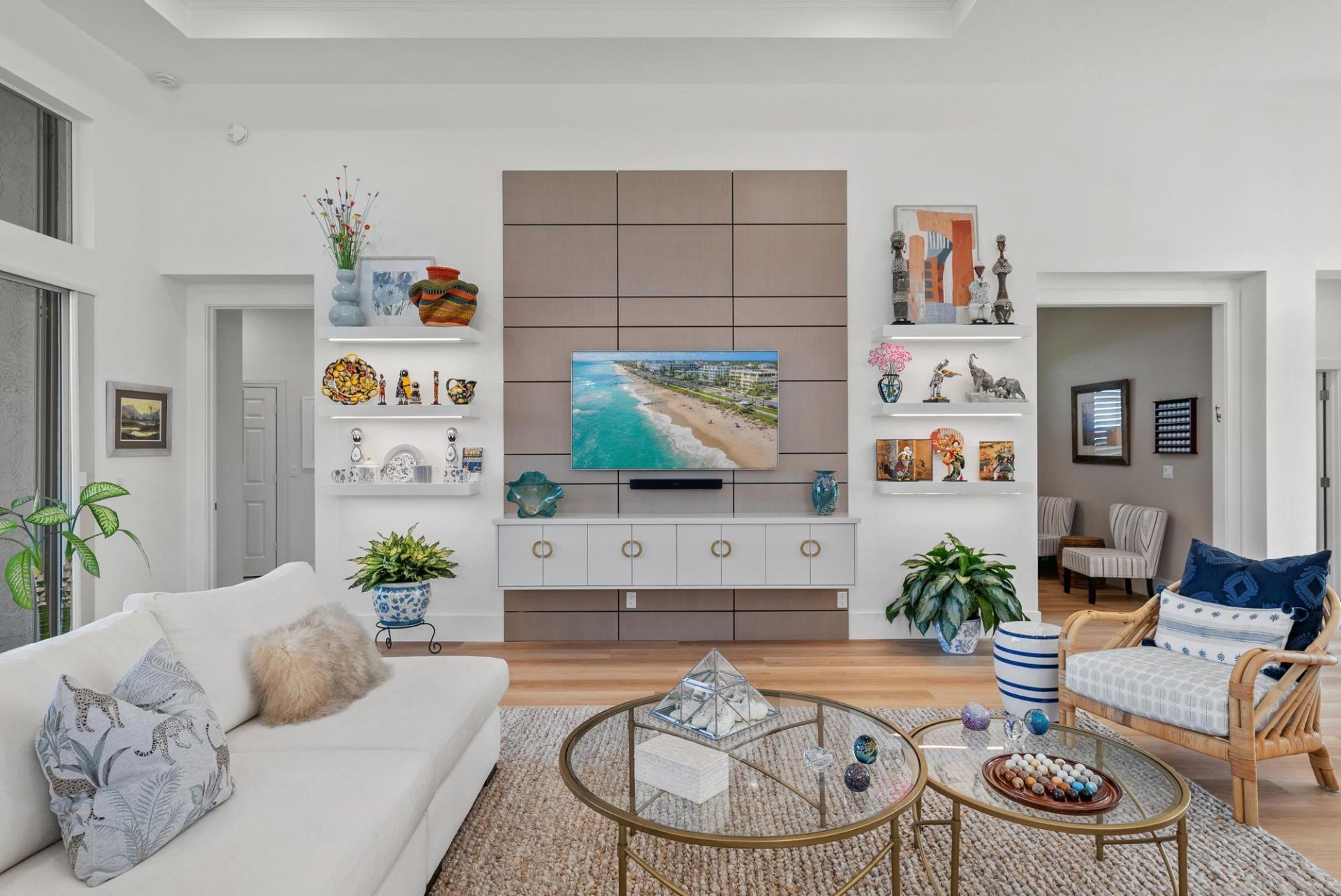 9004 Lakes Boulevard, West Palm Beach, FL 33412 Photo